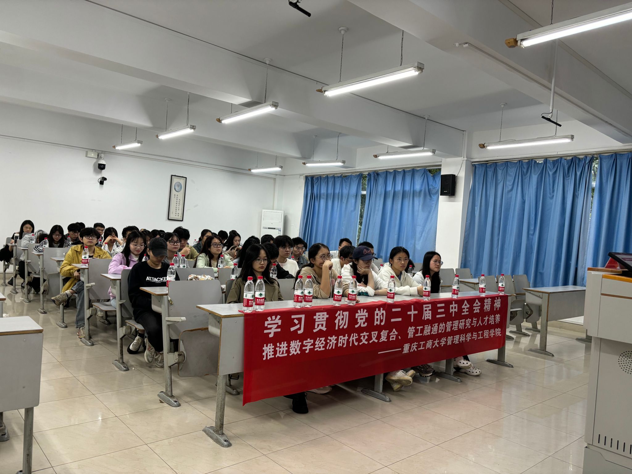 265f6eae-30b5-4b6a-996f-1dab71503ede.jpg